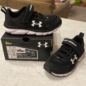 Just like NEW! Only worn a handful of times and only indoors.